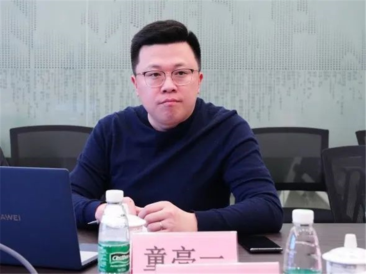 无锡体育彩票管理中心副主任李嘉秋一行调研江阴市电子商务公共服务中心4.jpg